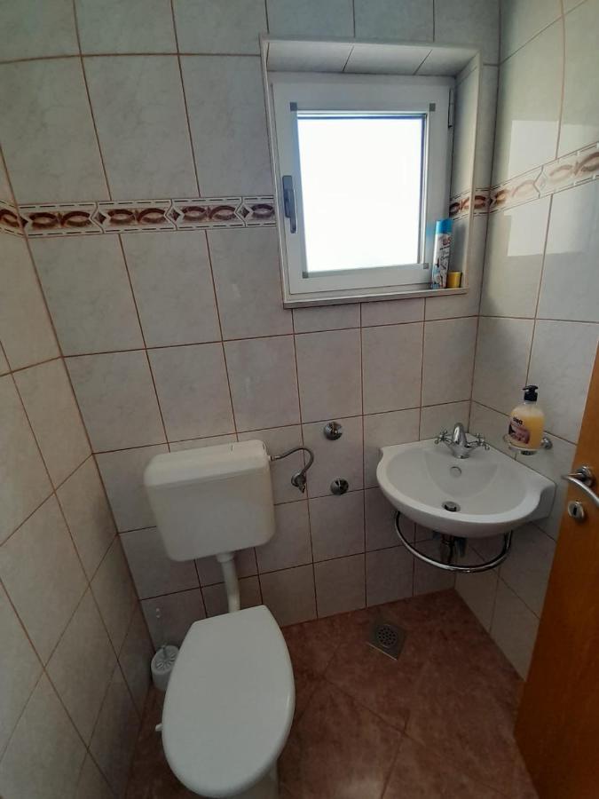 Holiday Home Anita Unesic Экстерьер фото