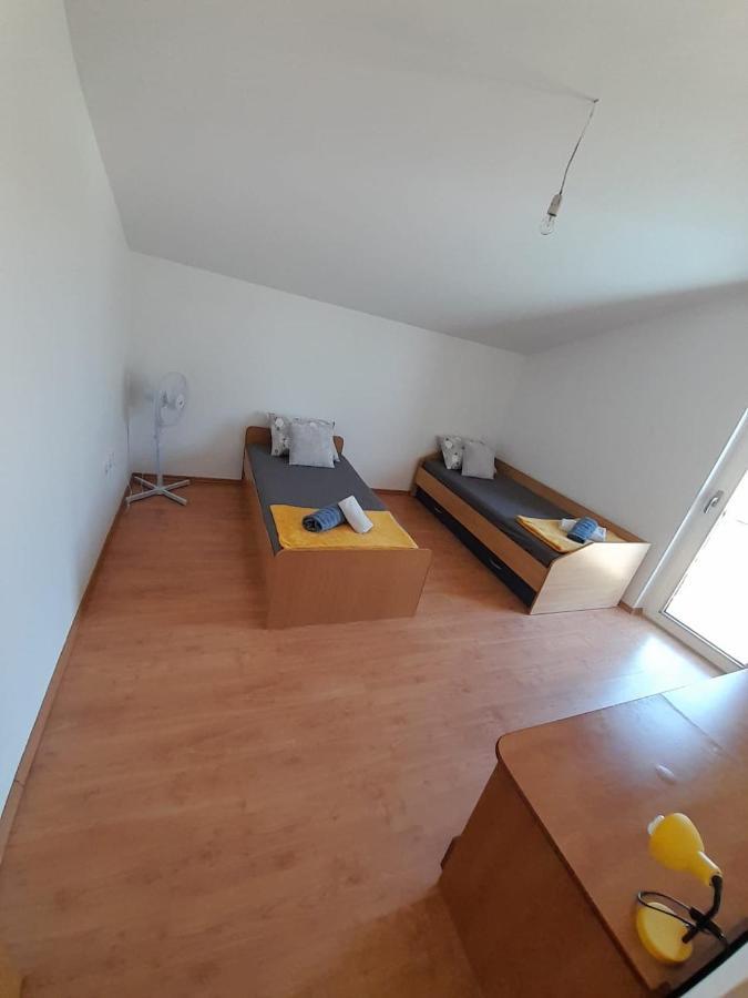 Holiday Home Anita Unesic Экстерьер фото