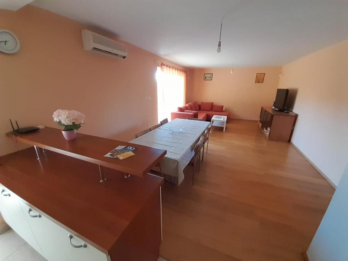 Holiday Home Anita Unesic Экстерьер фото