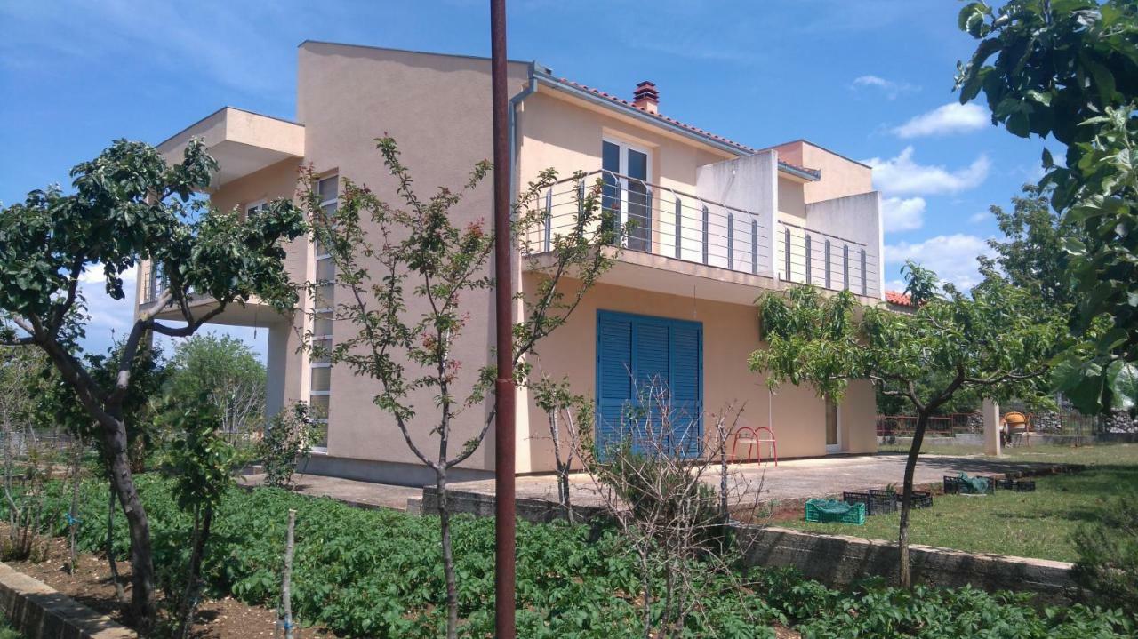 Holiday Home Anita Unesic Экстерьер фото