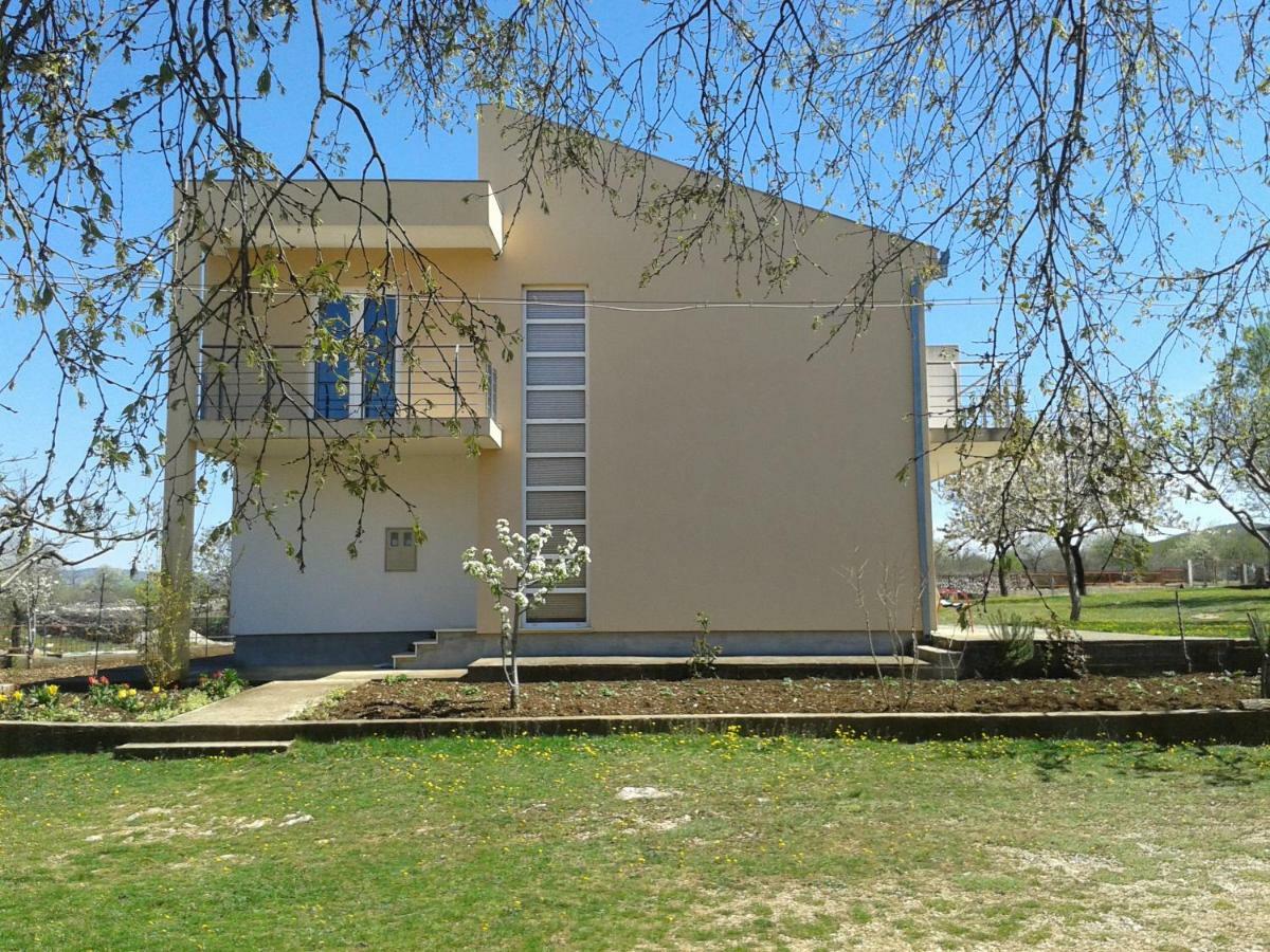 Holiday Home Anita Unesic Экстерьер фото