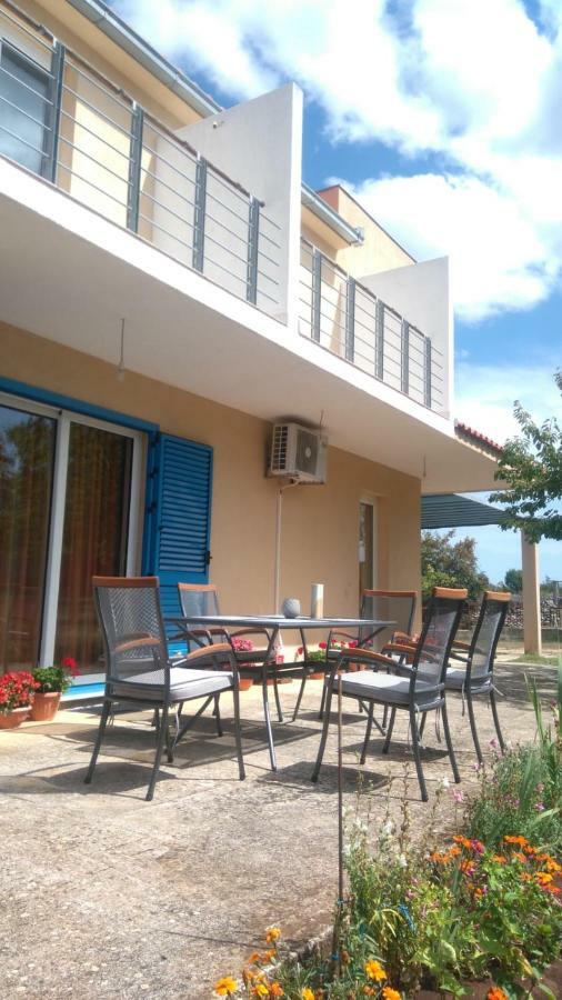 Holiday Home Anita Unesic Экстерьер фото